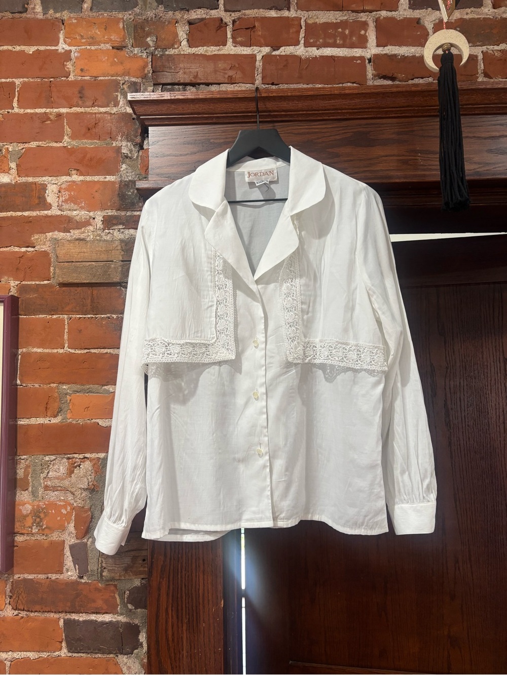 Vintage Jordan White Lace-Trim Button-Front Blouse